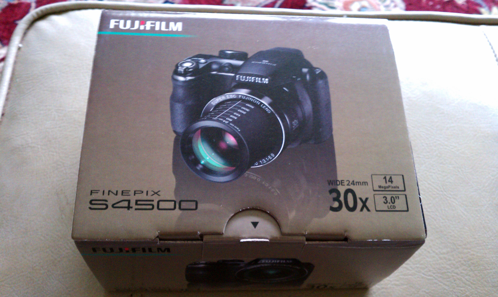 SwankyLuv: Fujifilm Finepix S4500