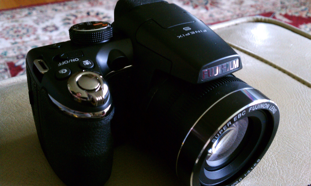 SwankyLuv: Fujifilm Finepix S4500